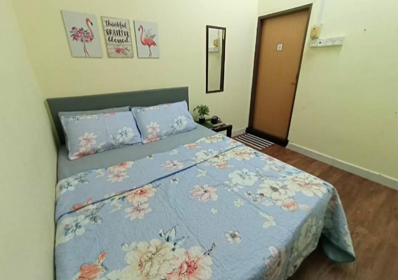 Roomstay Kuala Nerus Gated Parking - 6M To Beach & 15M To Drawbridge Kuala Terengganu Eksteriør billede