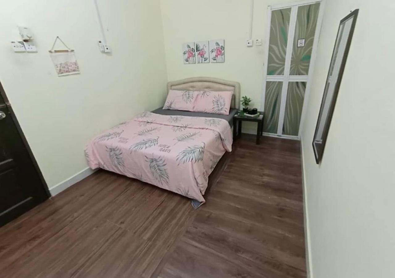 Roomstay Kuala Nerus Gated Parking - 6M To Beach & 15M To Drawbridge Kuala Terengganu Eksteriør billede
