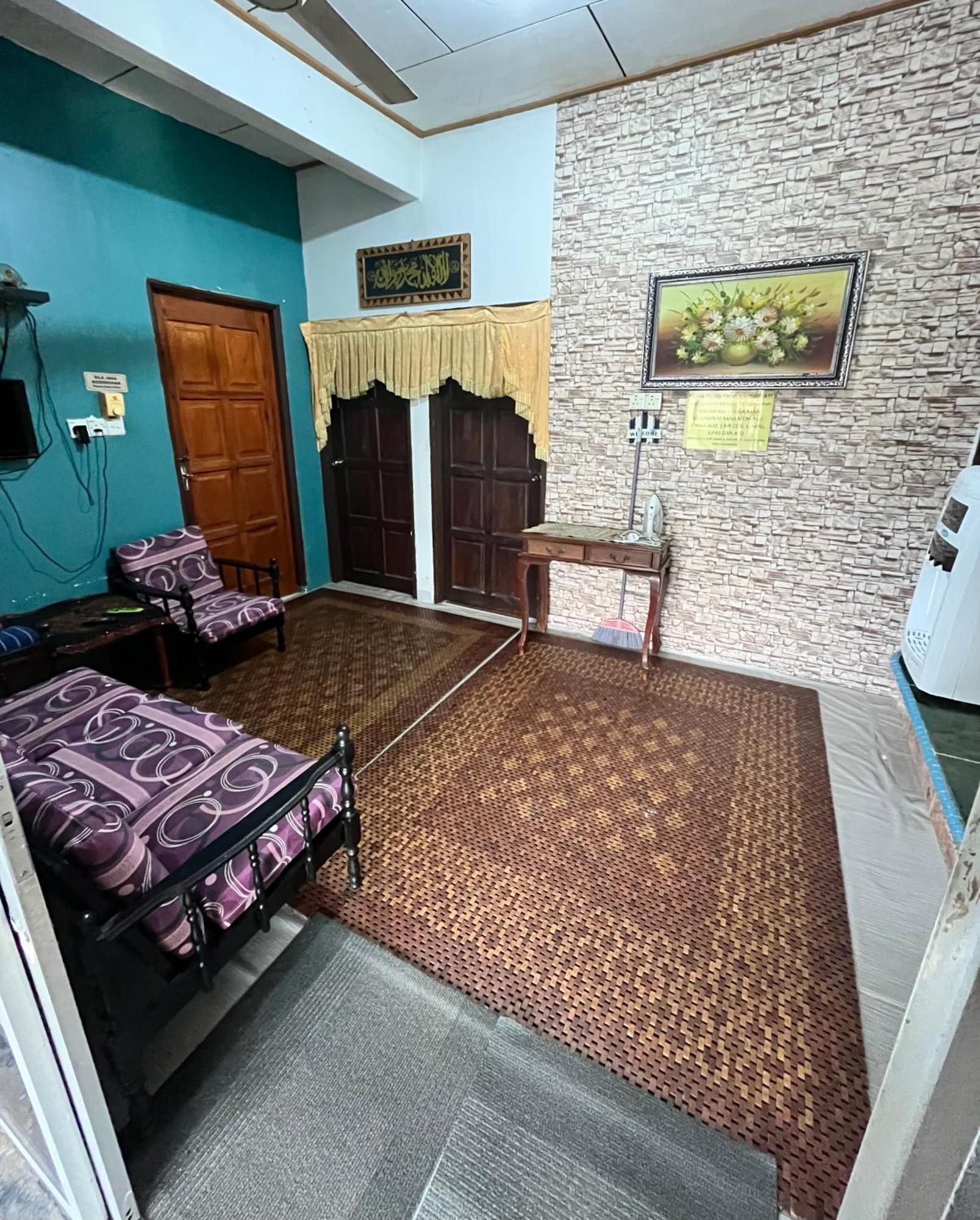 Roomstay Kuala Nerus Gated Parking - 6M To Beach & 15M To Drawbridge Kuala Terengganu Eksteriør billede
