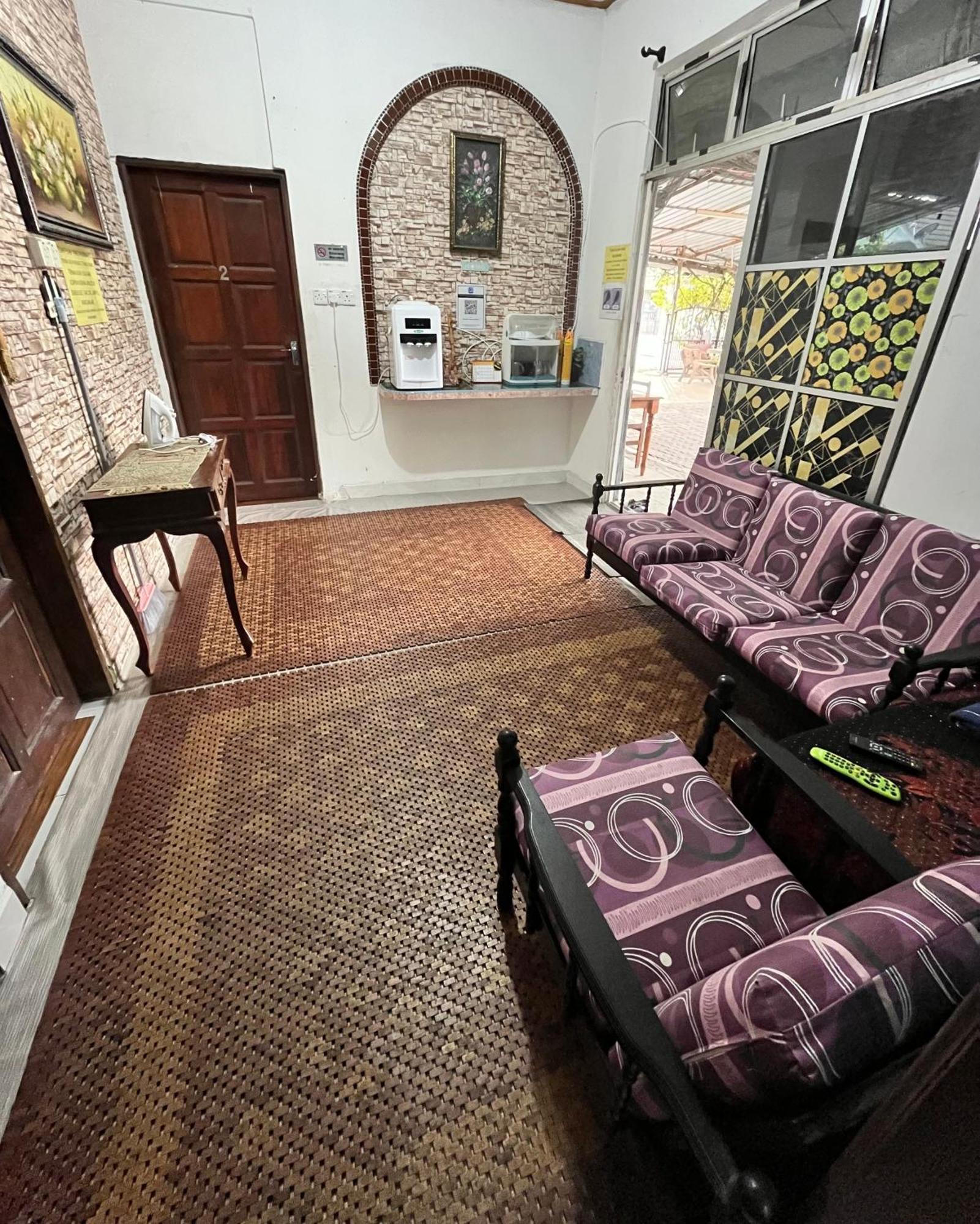 Roomstay Kuala Nerus Gated Parking - 6M To Beach & 15M To Drawbridge Kuala Terengganu Eksteriør billede