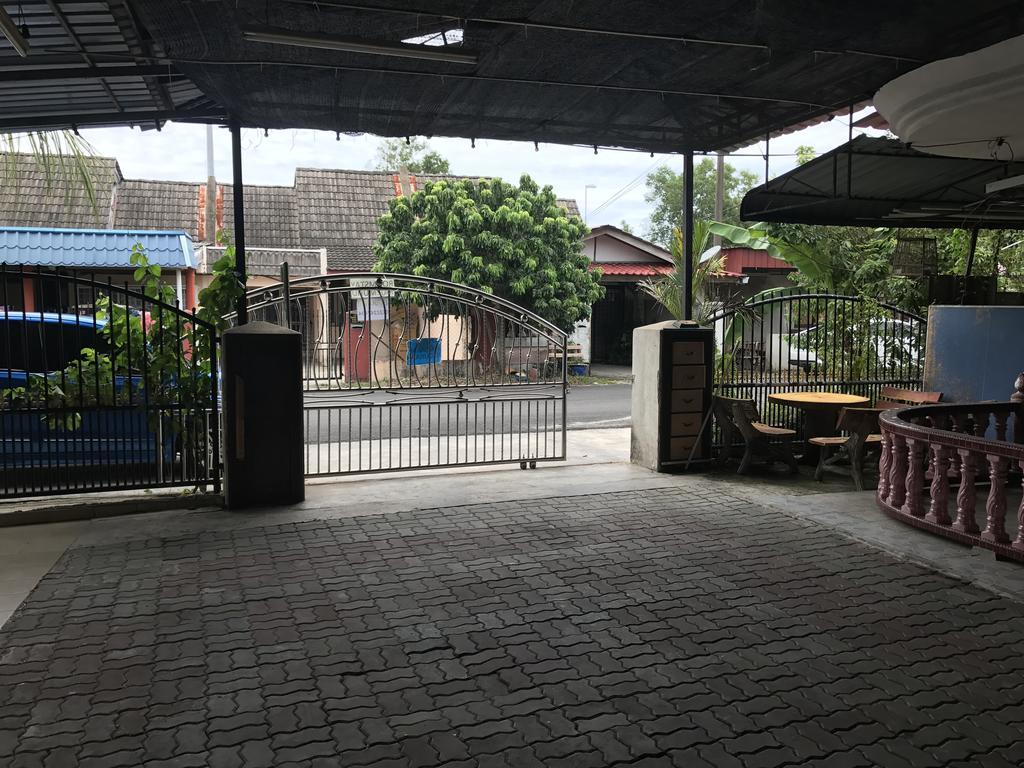 Roomstay Kuala Nerus Gated Parking - 6M To Beach & 15M To Drawbridge Kuala Terengganu Eksteriør billede