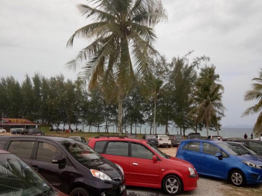 Roomstay Kuala Nerus Gated Parking - 6M To Beach & 15M To Drawbridge Kuala Terengganu Eksteriør billede